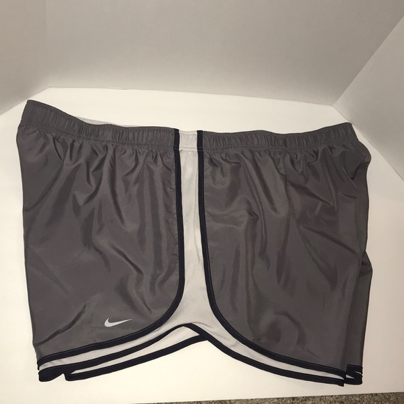 Nike Tempo Shorts NWT - Picture 3 of 7
